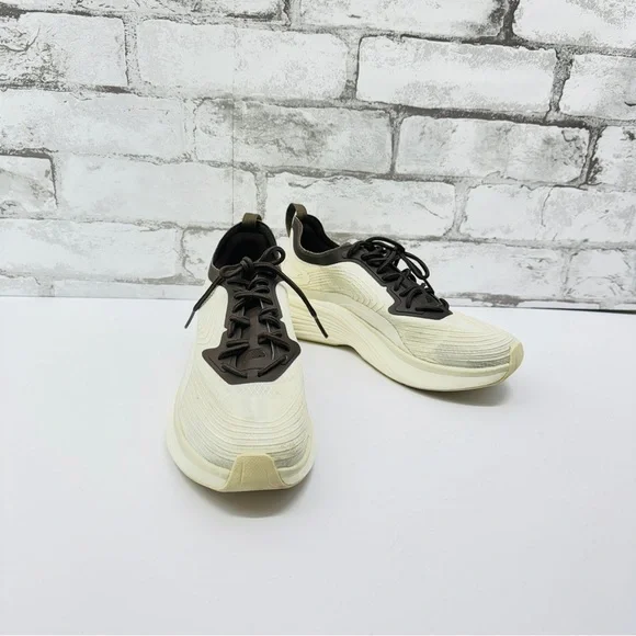 APL Women Streamline Sneakers Sz 6 Ivory Athleisure Athletic Running Gym Active - Picture 5 of 10